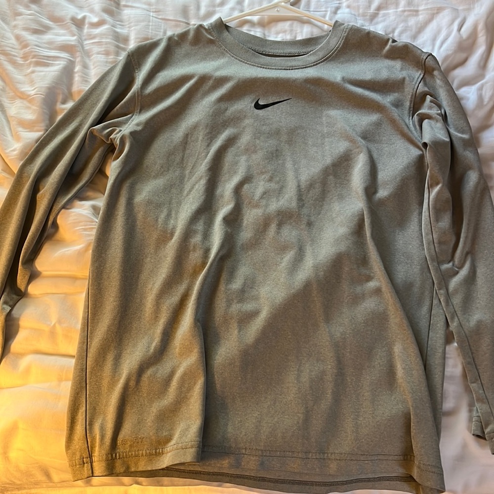Lightly worn long sleeve T Nike